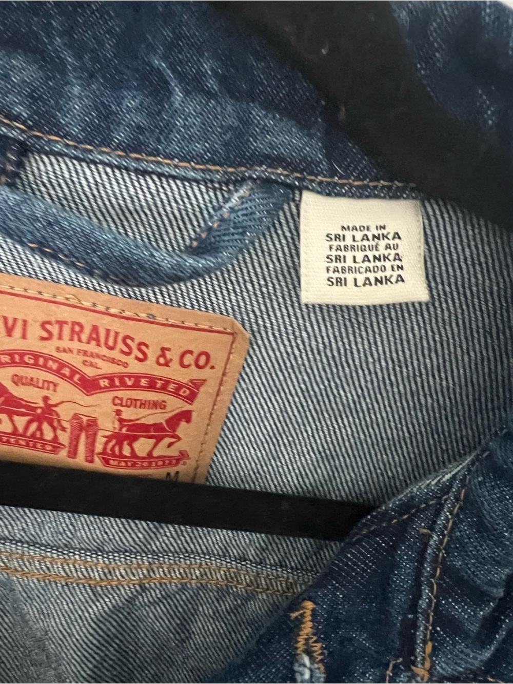 Levi's Strauss Women's Dark Blue Denim Jacket - Picture 5 of 5